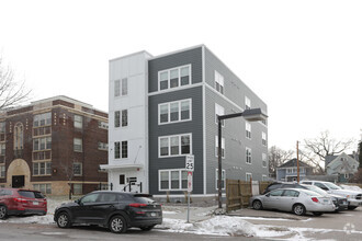 Building Photo - 2044 Grand Ave Apartments | St. Paul