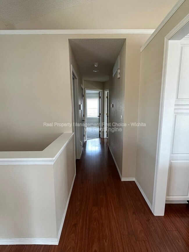 Building Photo - 748 Reflection Lake