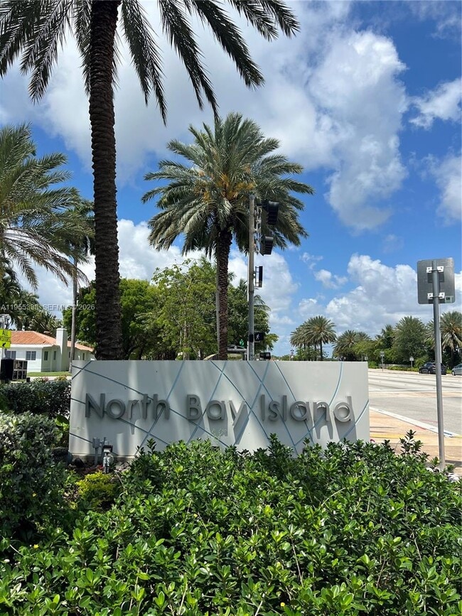 Building Photo - 7601 Beach View Dr