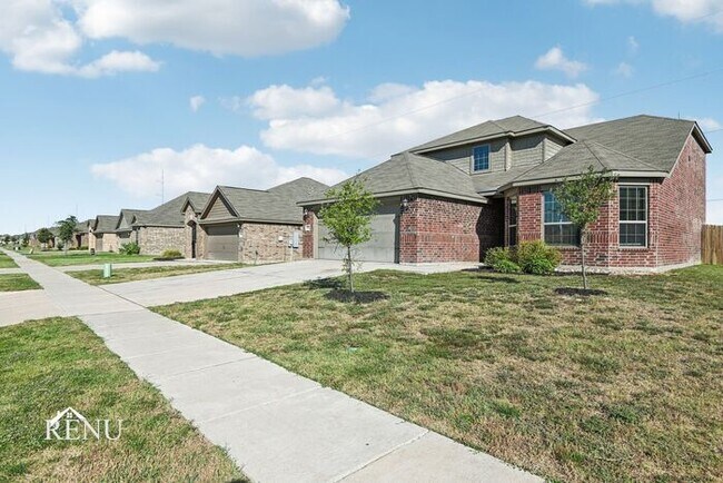 Building Photo - 1100 Wheatfield Ln