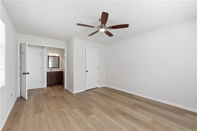Building Photo - 201 Colony Springs Dr