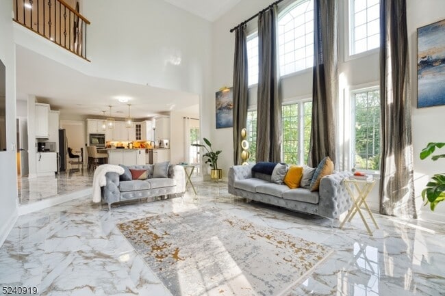 Building Photo - 22 Forest Hill Dr