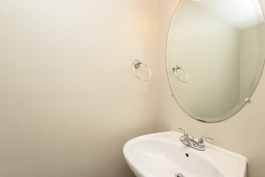 Building Photo - 568 Windcroft Cir NW