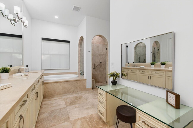 Building Photo - 17662 Cadena Dr