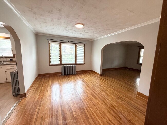 Building Photo - 328 Olmstead Ave