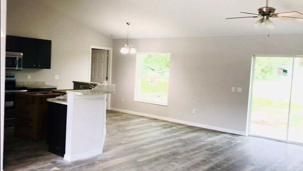 Building Photo - 4280 SW 128th Pl