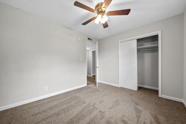 Building Photo - 3 Bedroom Pet Friendly Home For Rent!