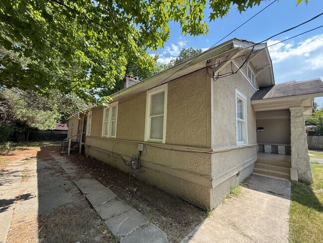 Building Photo - 434 Malvern St