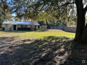 Building Photo - Secluded 3/1 Retreat Near NAS JAX!!