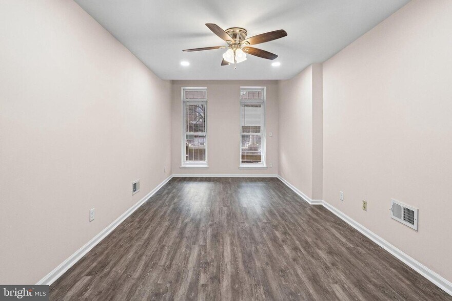 Building Photo - 2217 Linden Ave