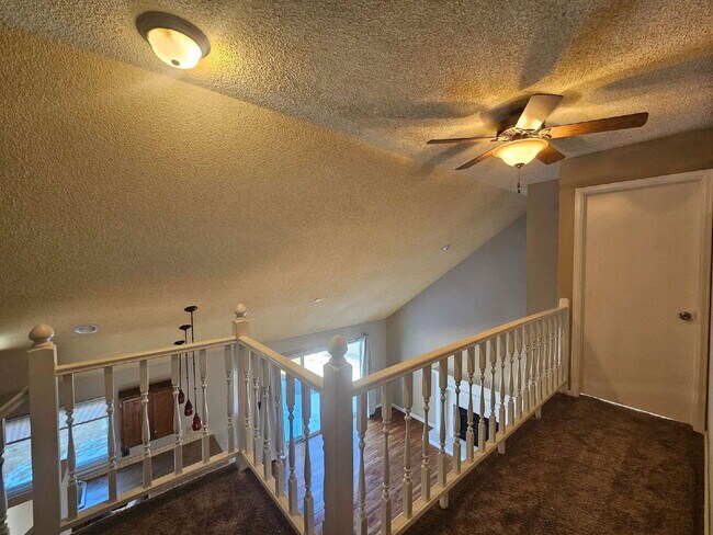 Building Photo - 150 N Carlton St