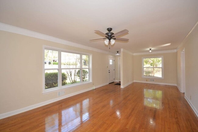 Building Photo - 4 Bed/3 Bath home w/fenced yard in Augusta...