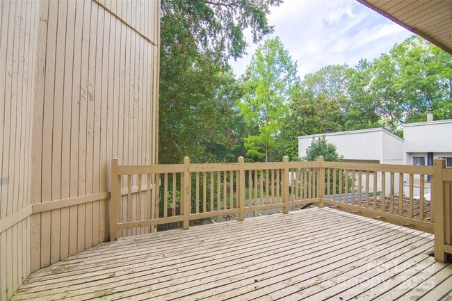 Building Photo - 7908 Horse Chestnut Ln