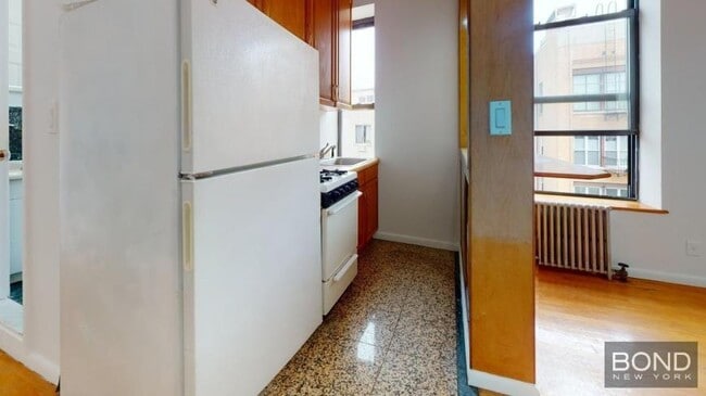 Building Photo - 2 bedroom in Manhattan NY 10003