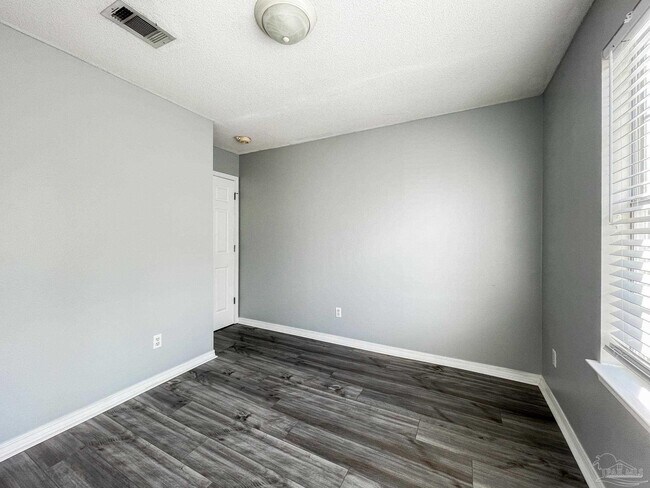 Building Photo - 209 Staysail St