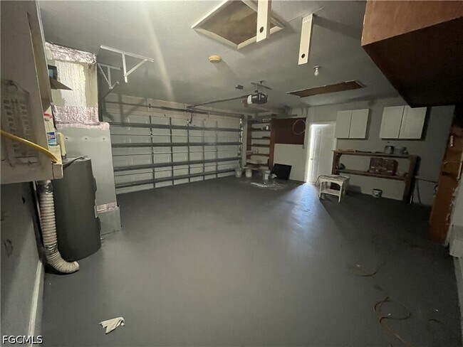 Building Photo - 2031 Maravilla Cir