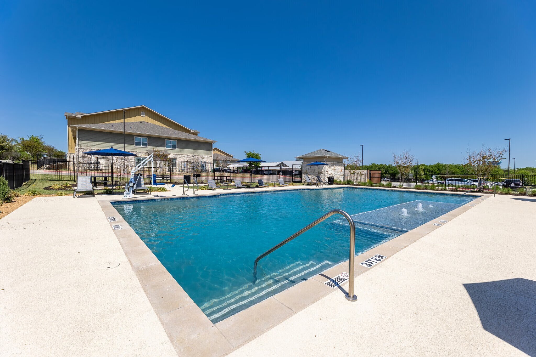 Building Photo - 2900 La Junta St