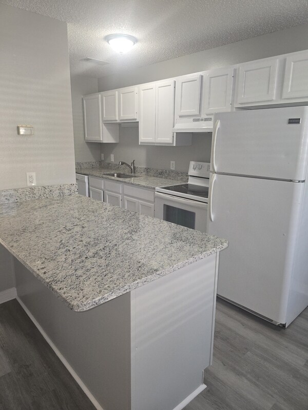 Building Photo - 42493 Barry Ct