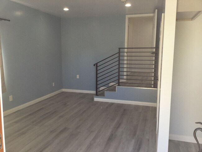 Building Photo - Gorgeous Guest house, with1 Bedroom and 1 Bathroom,  Hawthorne.