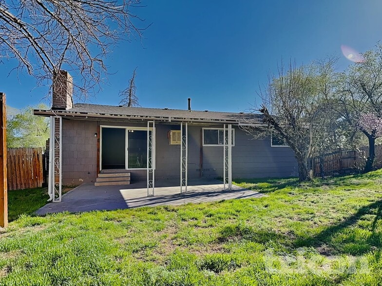 Building Photo - 1270 Kings Row