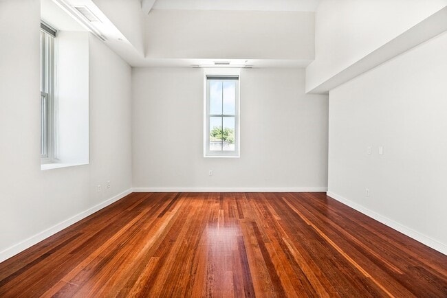 Building Photo - 51 Bow St