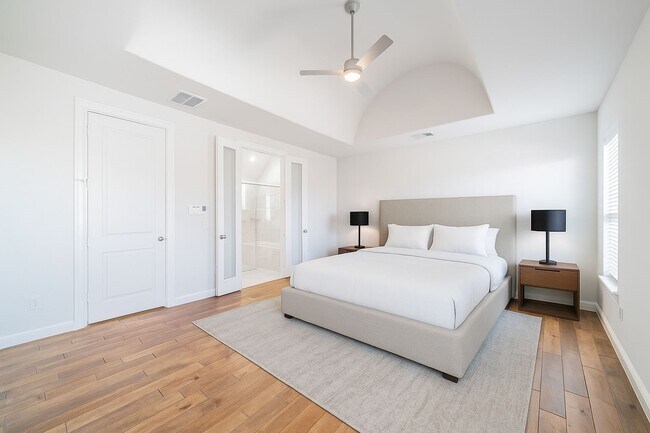 Building Photo - 2426 Bevis St