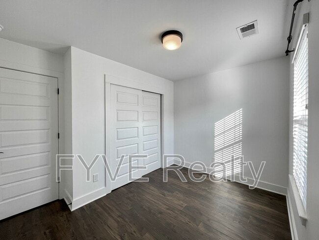 Building Photo - 300 Stewarts Ferry Pike