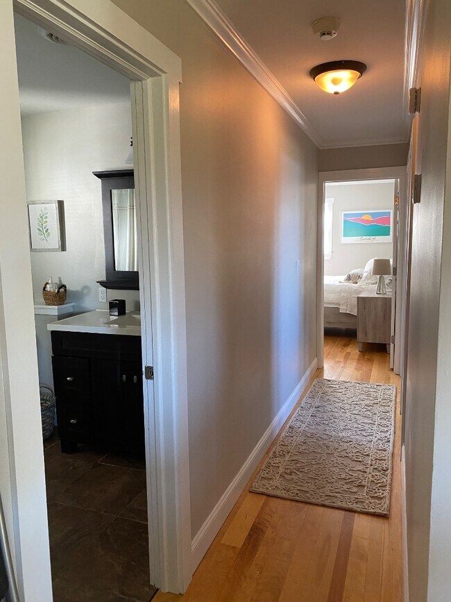 Building Photo - 67 Suncrest Terrace