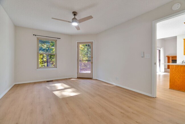 Building Photo - Beautiful 3-bedroom 2 bath Home in Bella Vista!