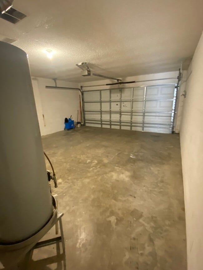 Building Photo - Home for rent