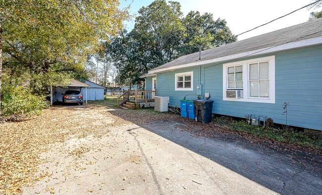 Building Photo - Cute 2 bedroom 1 bath Cottage in Pascagoula