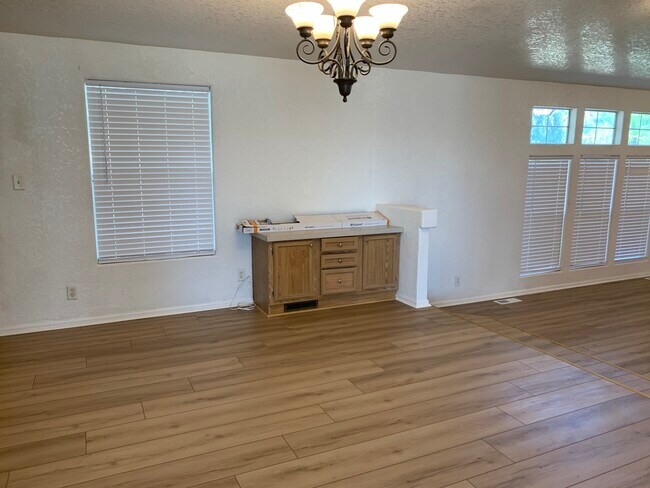 Building Photo - 5524 W Grayson Rd