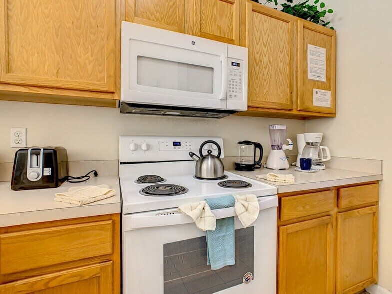 Building Photo - 8410 Blue Lagoon Dr