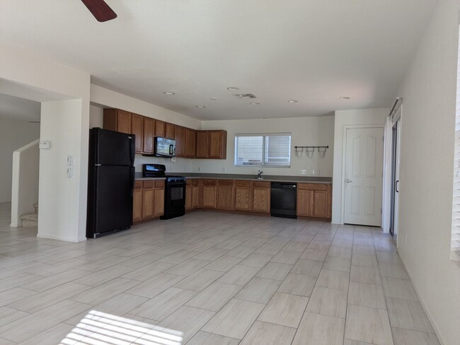 Building Photo - Northwest Beauty 3 Bedroom 3 Bath 2 Car ga...