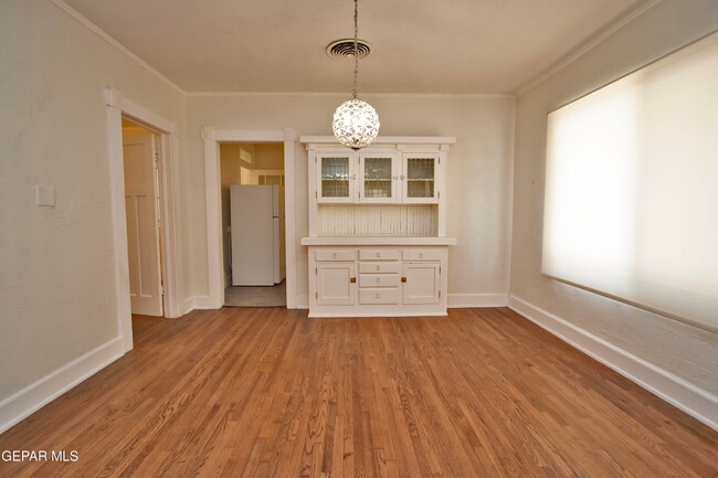 Building Photo - 1703 E Rio Grande Ave
