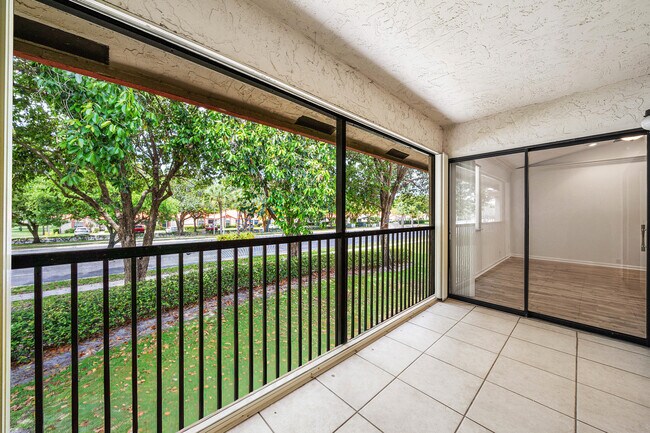 Building Photo - 206 Congressional Way