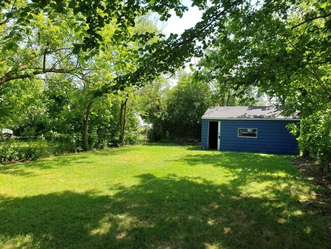 Building Photo - 993 Englewood Ave