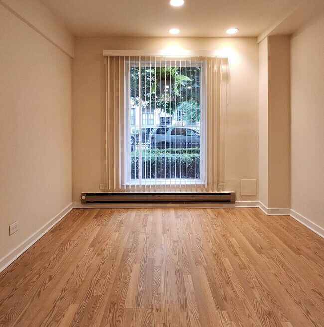 Building Photo - 1504 N Dearborn Pkwy