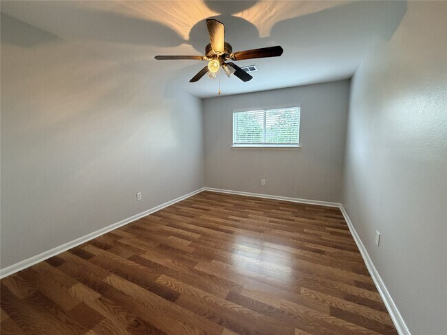 Building Photo - 6407 Waldron Dr