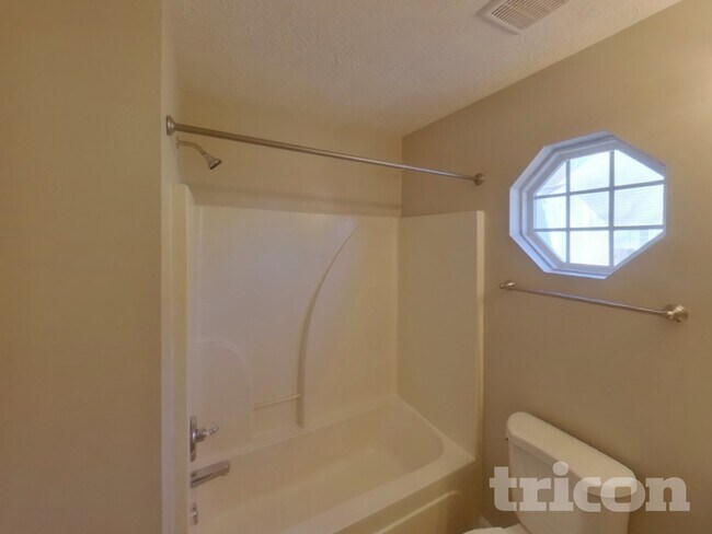 Building Photo - 3415 Hardwood Dr