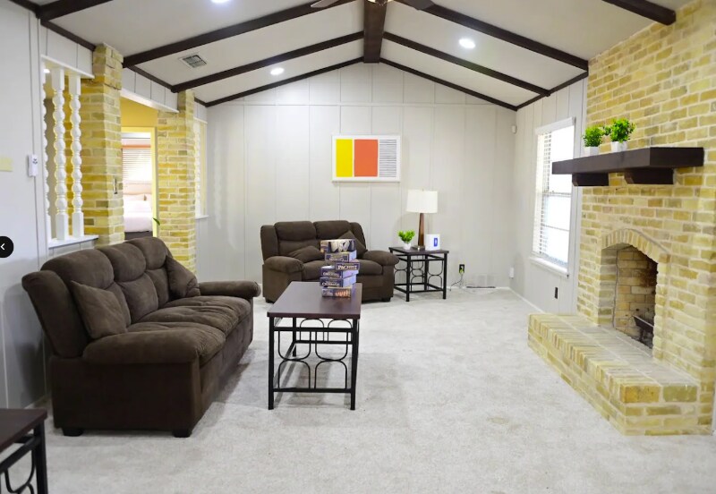 Building Photo - 611 Balboa Dr