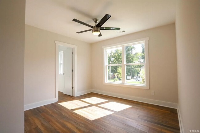 Building Photo - Room in House on Edgerton Dr