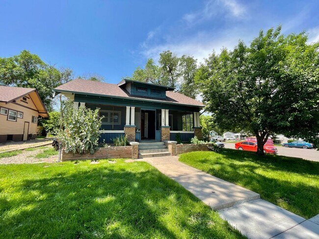 Building Photo - AVAILABLE NOW!! Move-In Special! Half Off ...