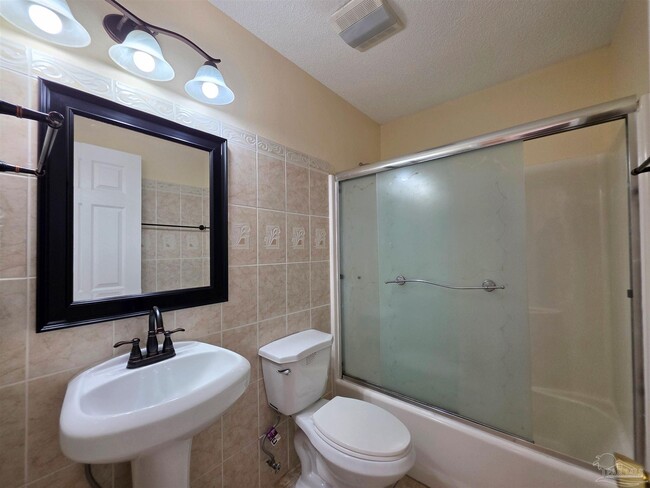 Building Photo - 1028 Antigua Cir