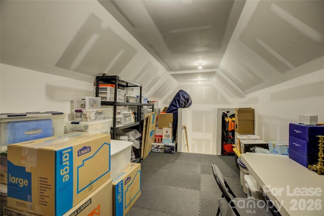 Building Photo - 82132 Standing Oak Dr