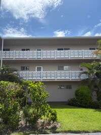 Building Photo - 2770 Garden Dr S
