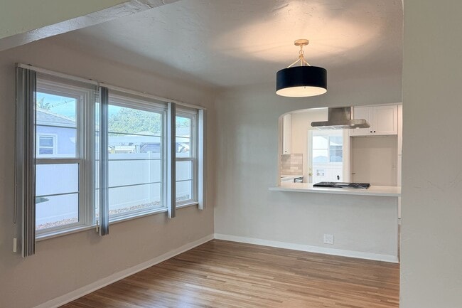 Building Photo - 431 Deodar Ave