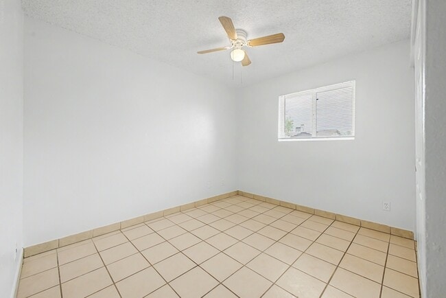 Building Photo - 3 bedroom home!