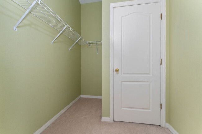 Building Photo - Nice 2/2 Condo w/Garage in Villas of East ...