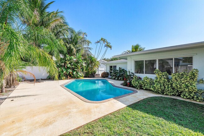 Building Photo - 1353 SE 7th Ct